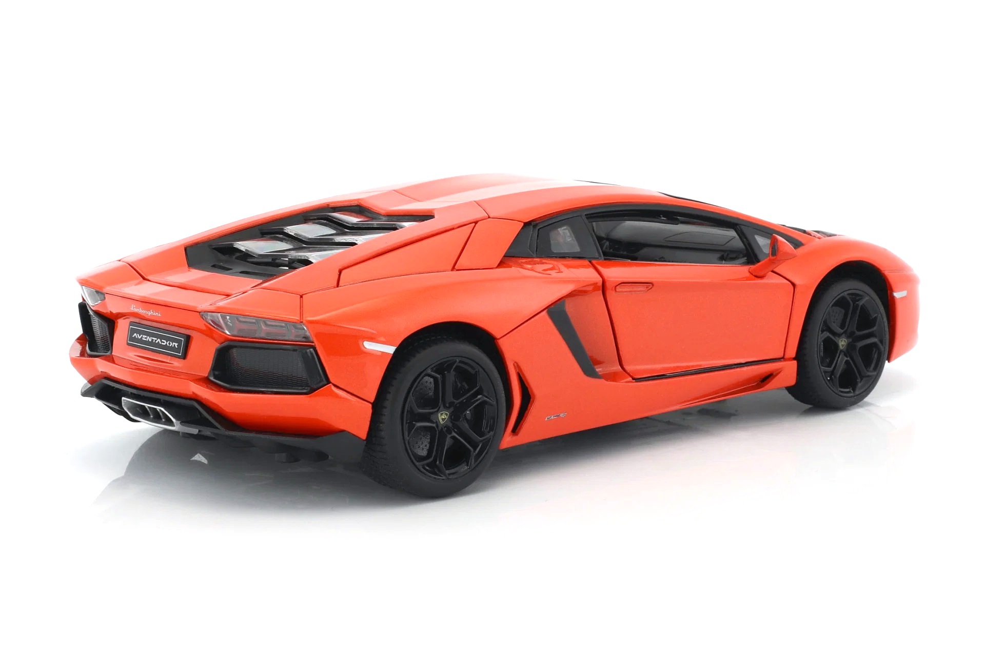 Lamborghini Aventador LP670-4 orange 1:18 Rastar