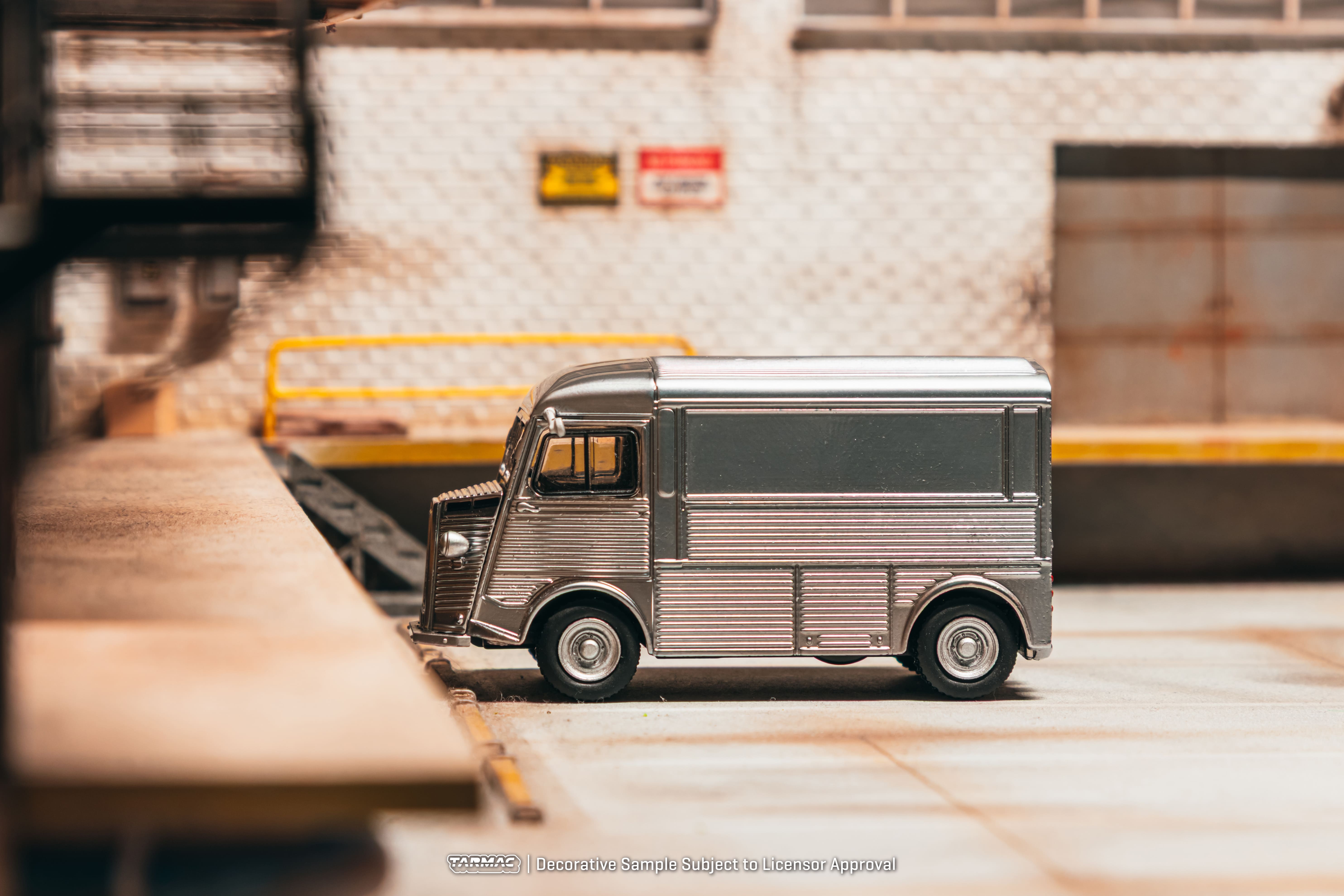 Citroën Type H 1969 silver 1:64 Tarmac