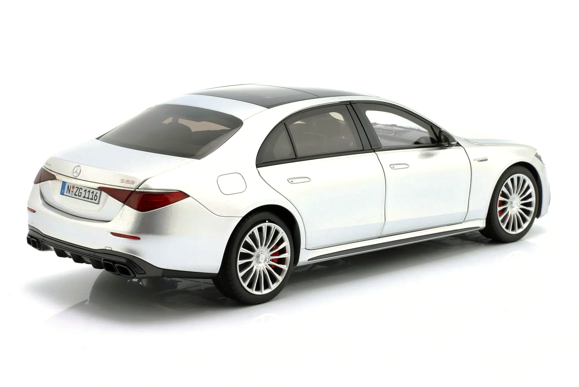 Mercedes-AMG S 63 E Performance hightech silver 1:18 NZG