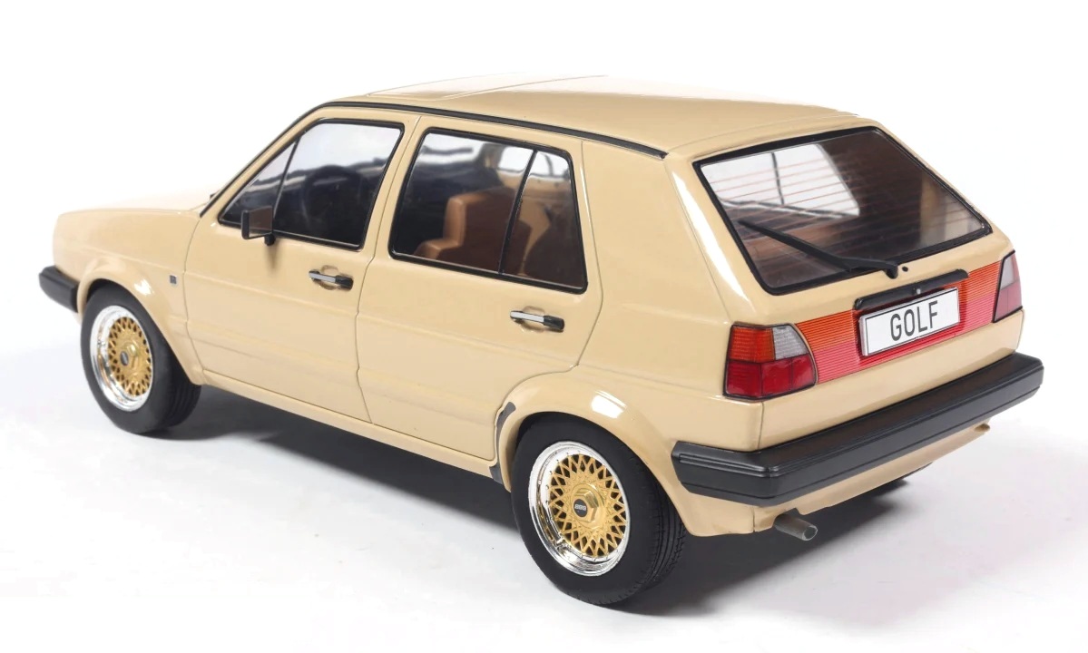 Volkswagen Golf II 1983 beige 1:18 MCG Modelcar Group