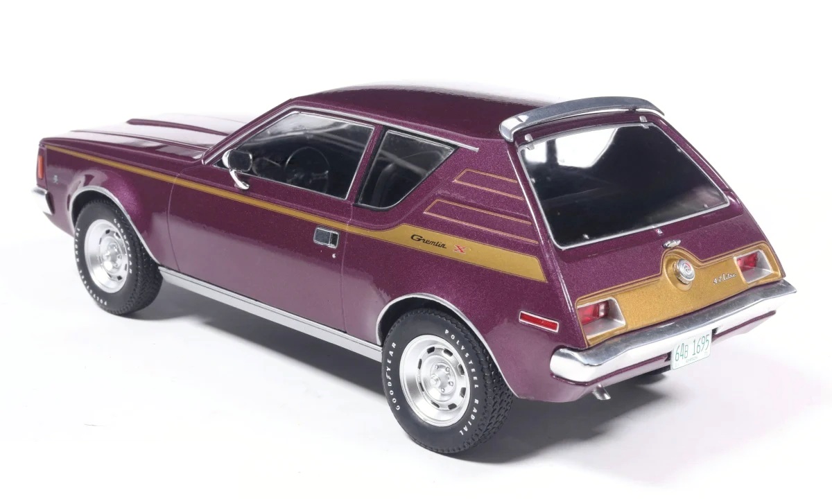 AMC Gremlin 1970 lila/gold 1:18 MCG Modelcar Group