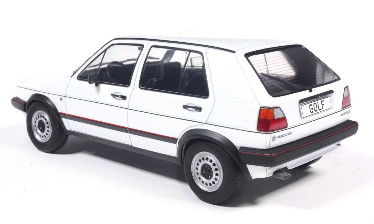 Volkswagen Golf II GTI 1983 white 1:18 MCG Modelcar Group