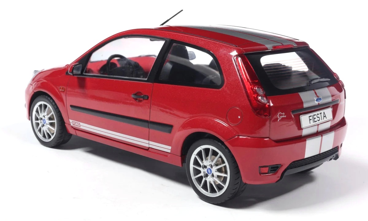Ford Fiesta 2007 dark red 1:18 MCG Modelcar Group