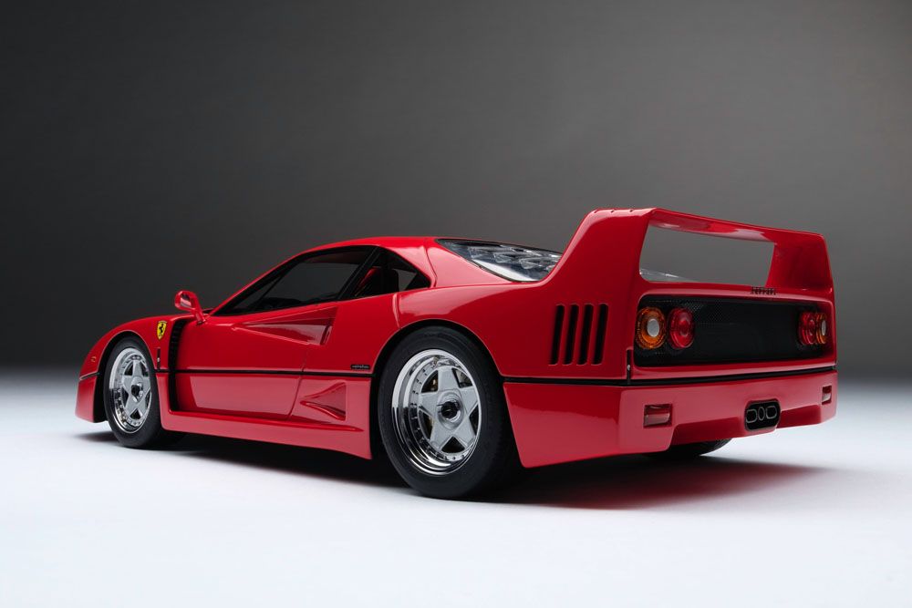 Ferrari F40 red 1:18 Amalgam