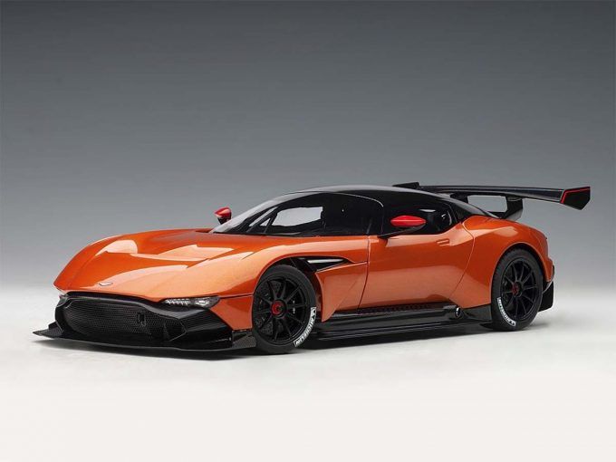 Aston Martin Vulcan madagascar orange 1:18 AUTOart