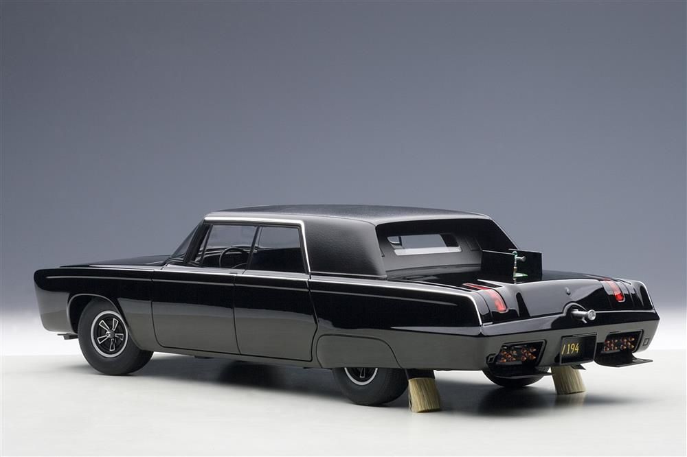 Chrysler Imperial 1966 "Black Beauty" Green Hornet 2011 black 1:18 AUTOart
