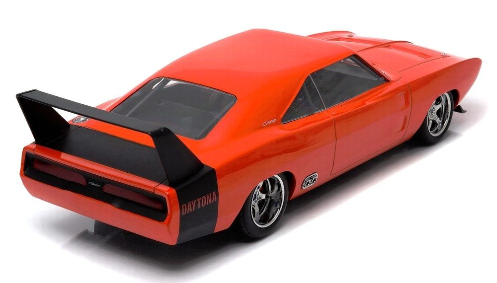 Dodge Charger Daytona 1969 orange 1:18 Greenlight