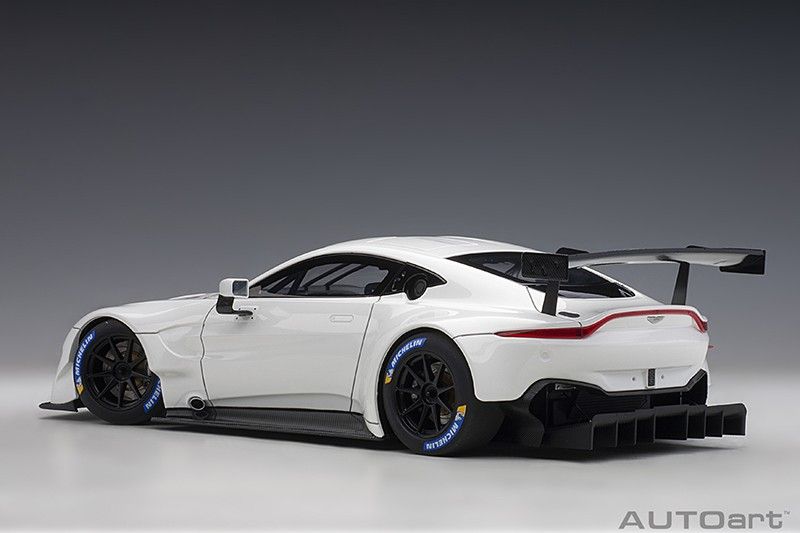 Aston Martin Vantage GTE Le Mans PRO 2018 white 1:18 AUTOart