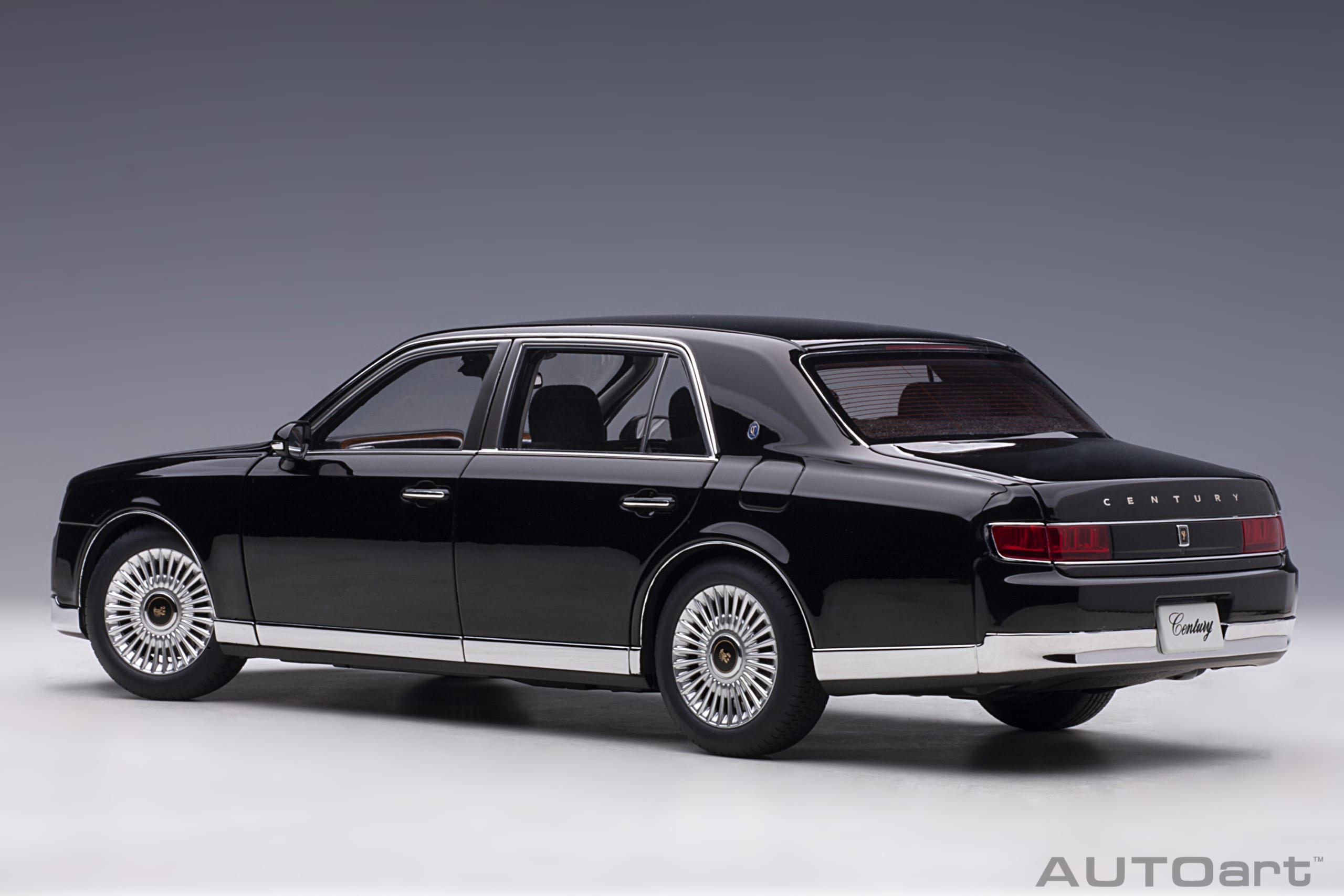 Toyota Century 2018 black 1:18 AUTOart