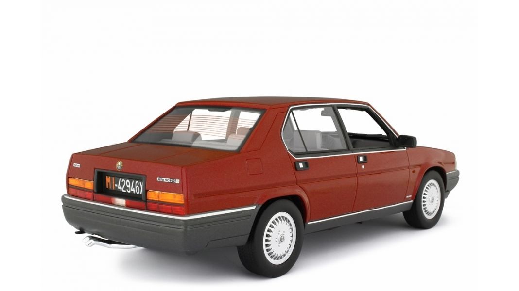 Alfa Romeo 90 2.5 1985 metallic opale 1:18 Laudoracing Model