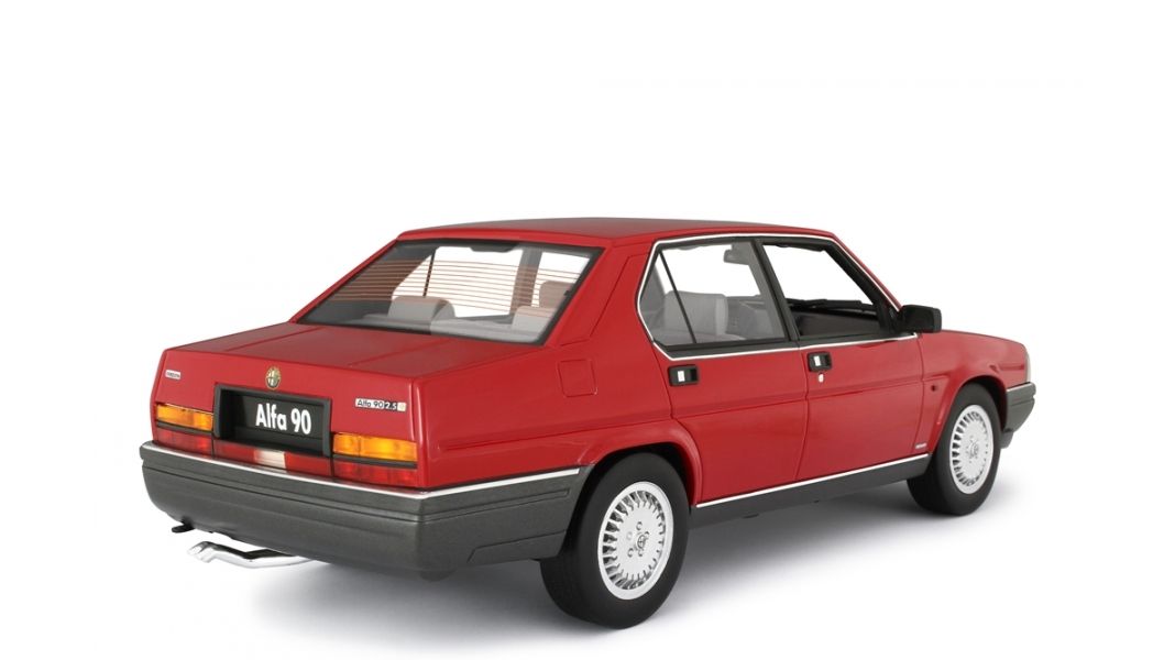 Alfa Romeo 90 2.5 1985 rosso alfa 1:18 Laudoracing Model