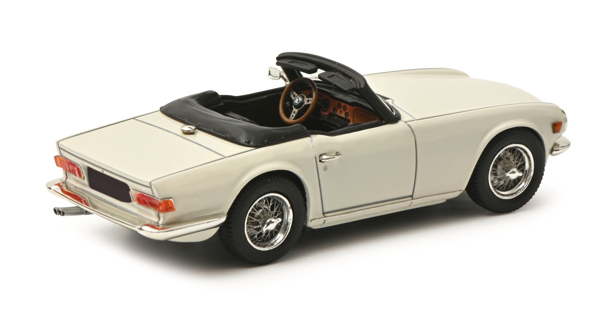 Triumph TR6 white 1:43 Schuco
