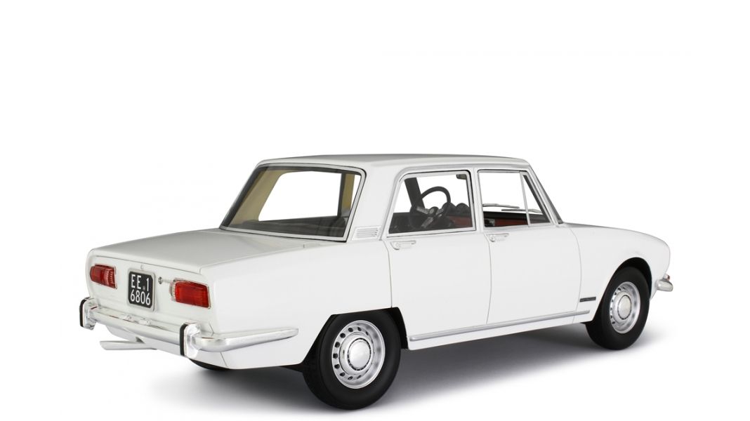 Alfa Romeo 1750 Berlina 1968 white 1:18 Laudoracing Model