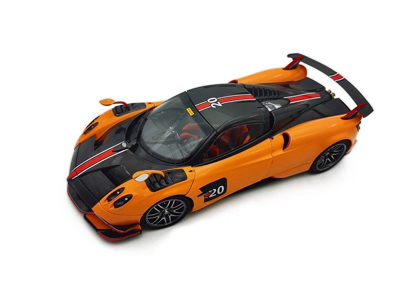 Pagani Huayra BC Roadster orange 1:18 LCD Model