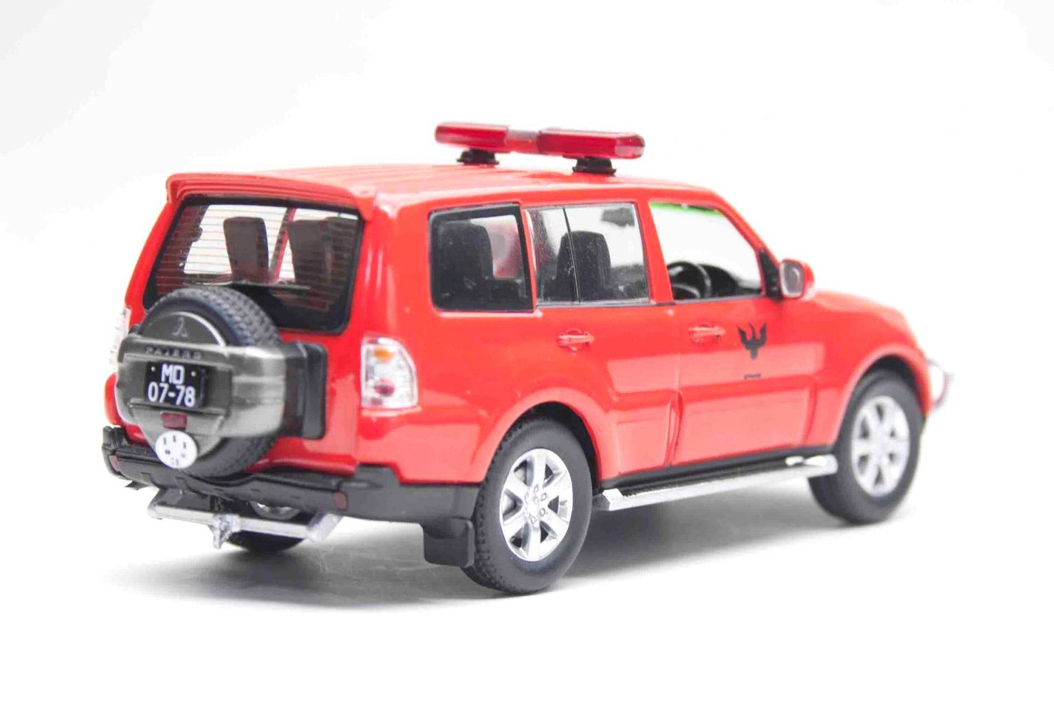 Mitsubishi Pajero *Macau Fire Department* 2011 red 1:43 Vitesse