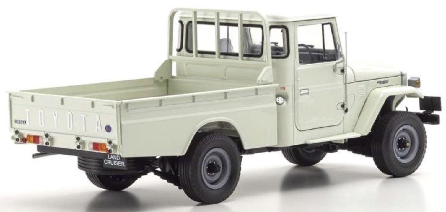 Toyota Land Cruiser 40 Pick-Up white 1:18 Kyosho