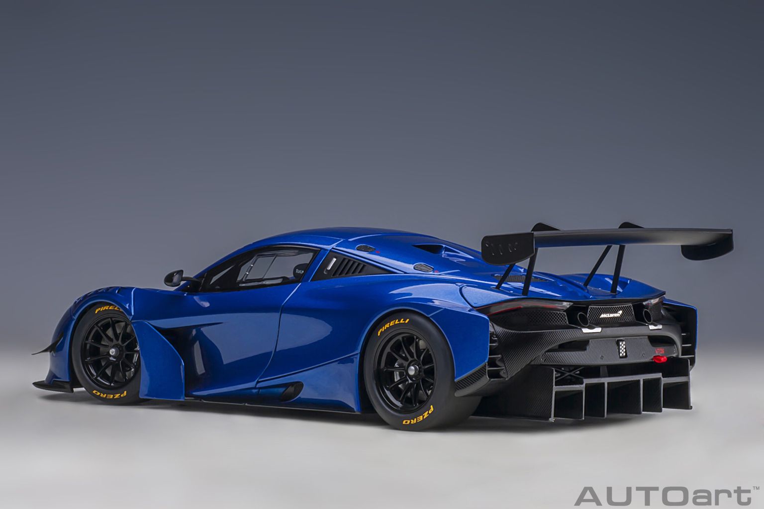 McLaren 720S GT3 2017 azure blue 1:18 AUTOart