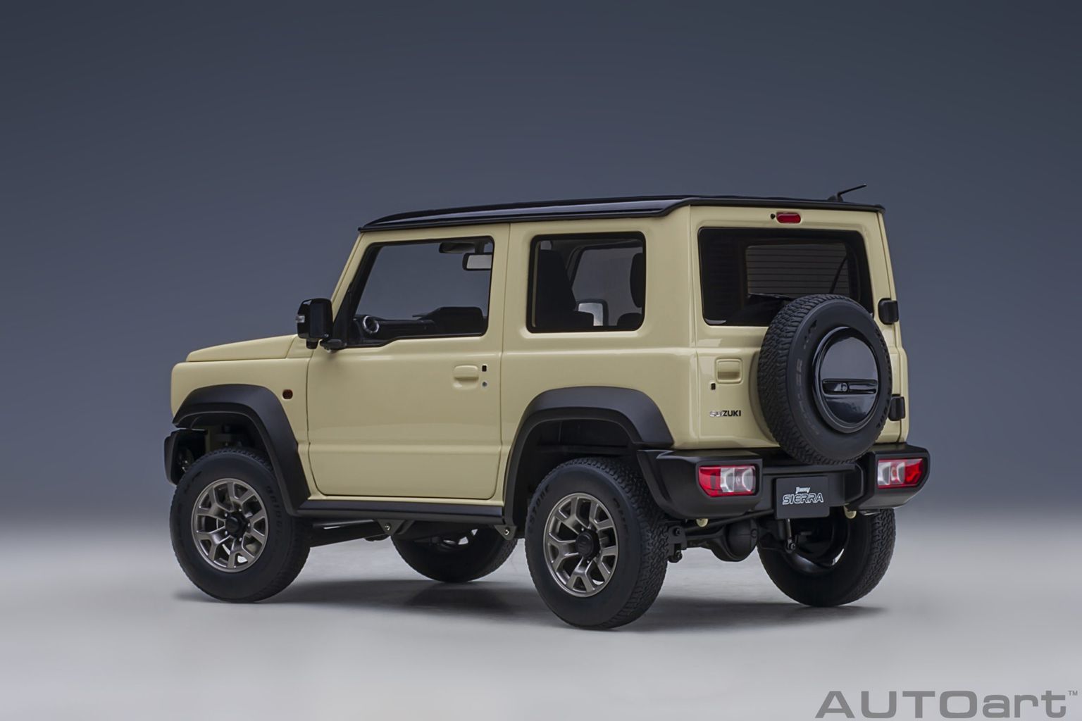 Suzuki Jimny SIERRA 2018 chiffon ivory metallic/black roof 1:18 AUTOart