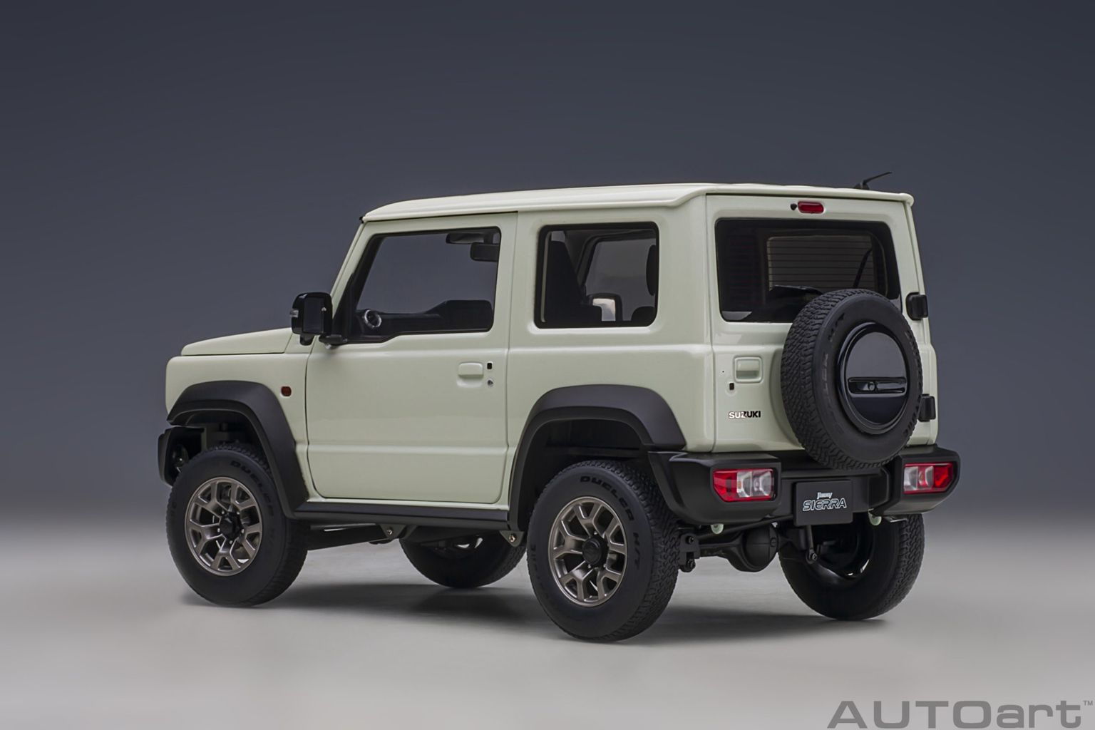 Suzuki Jimny SIERRA 2018 pure white pearl 1:18 AUTOart