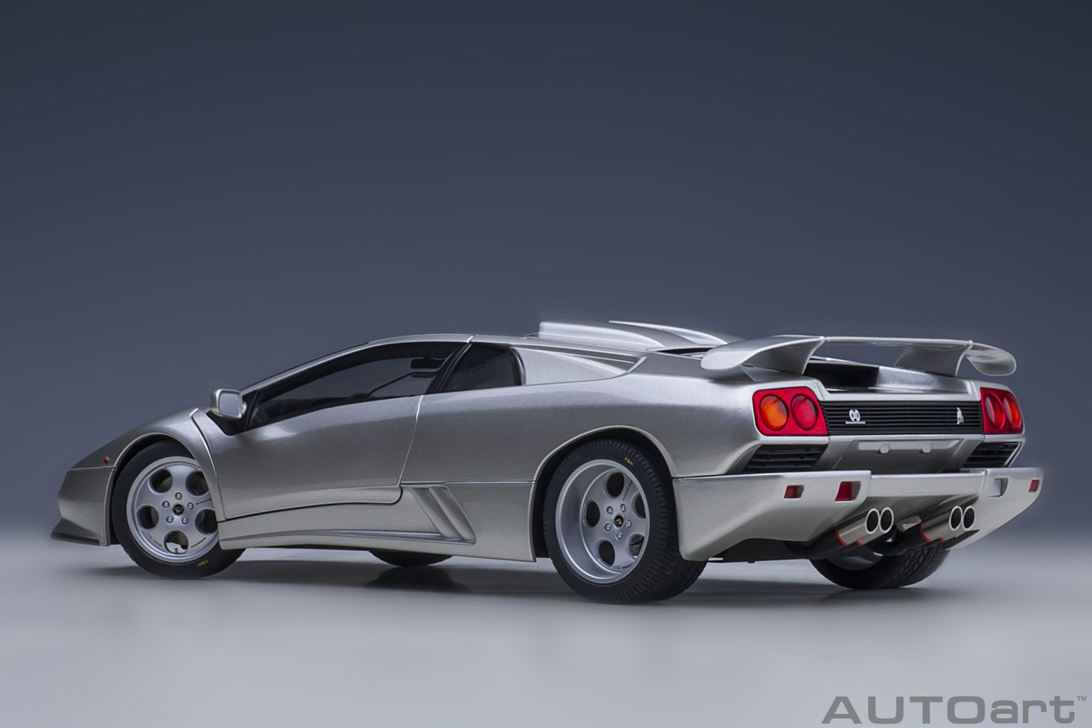 Lamborghini Diablo SE30 JOTA 1995 silver 1:18 AUTOart