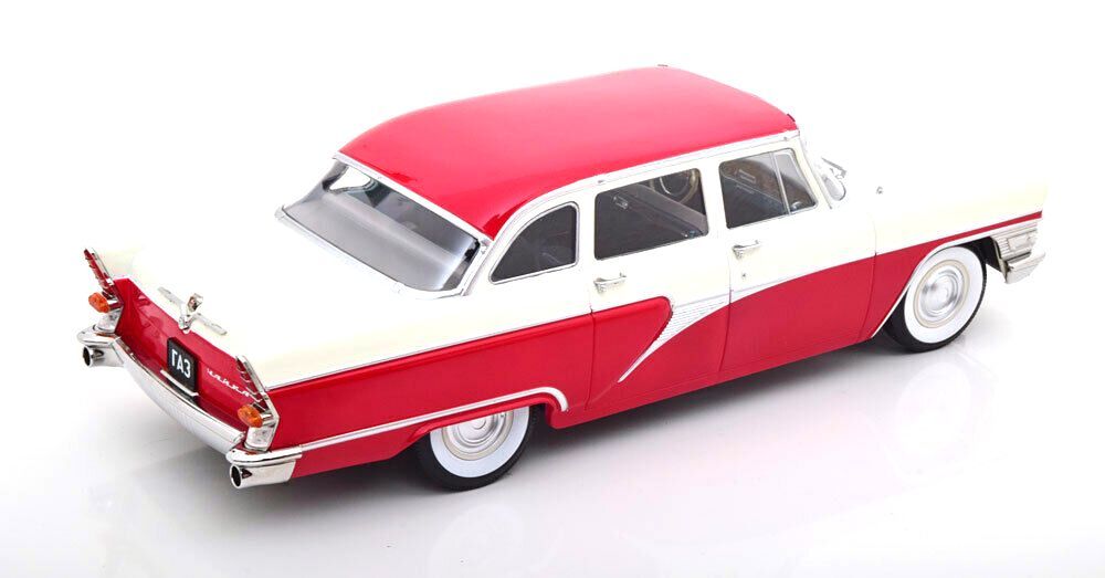 Gaz 13 Seagull 1959 red/white 1:18 Triple9 Collection