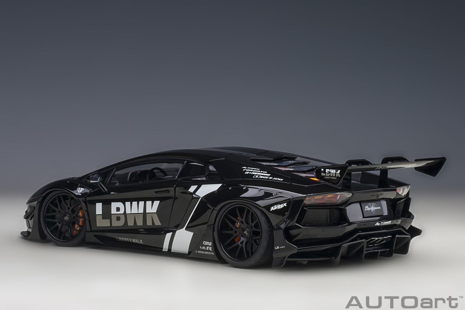 Liberty Walk Lb-Works Lamborghini Aventador Limited Edition LBWK livery 1:18 AUTOart