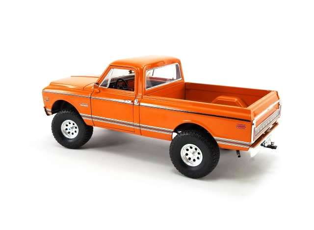 Chevrolet CST/10 4x4 Lifted Offroad Edition 1972 orange/white 1:18 Acme Diecast