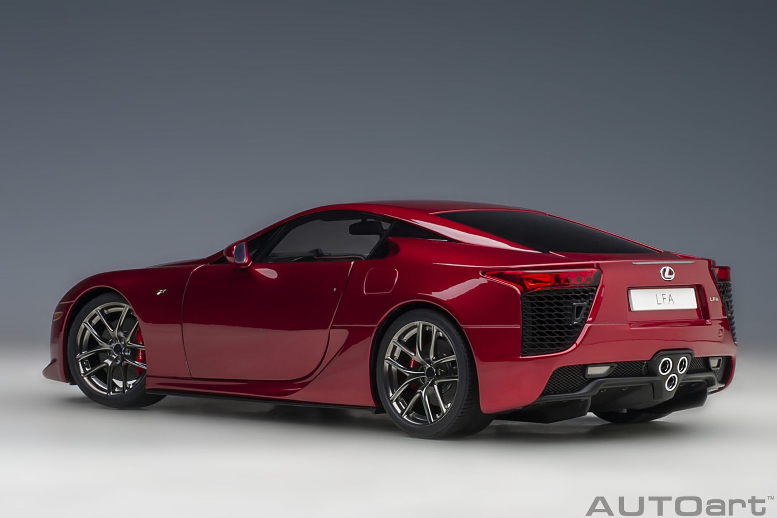 Lexus LFA 2010 pearl red 1:18 AUTOart