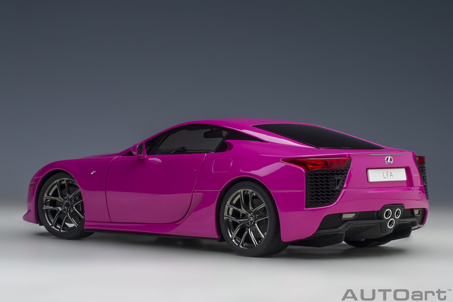 Lexus LFA 2010 passionate pink 1:18 AUTOart
