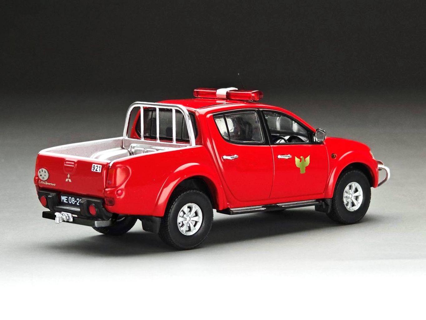 Mitsubishi L200 Pick-Up *Macau Fire Department* 1:43 Vitesse