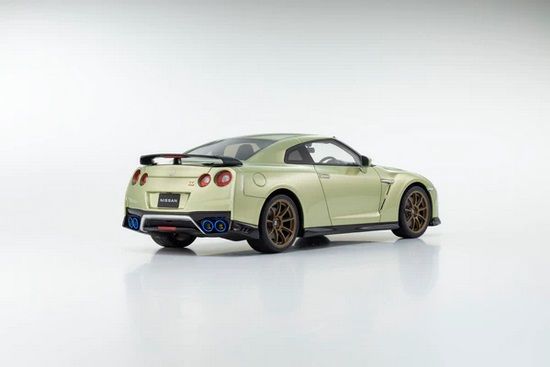 Nissan GT-R R35 T-Spec Coupe 2022 millenium jade 1:18 Kyosho