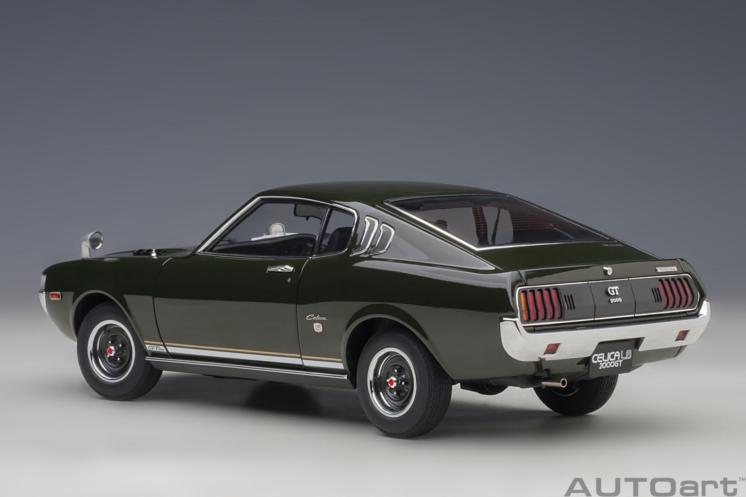 Toyota Celica Liftback 2000GT (RA25) 1973 moss green 1:18 AUTOart