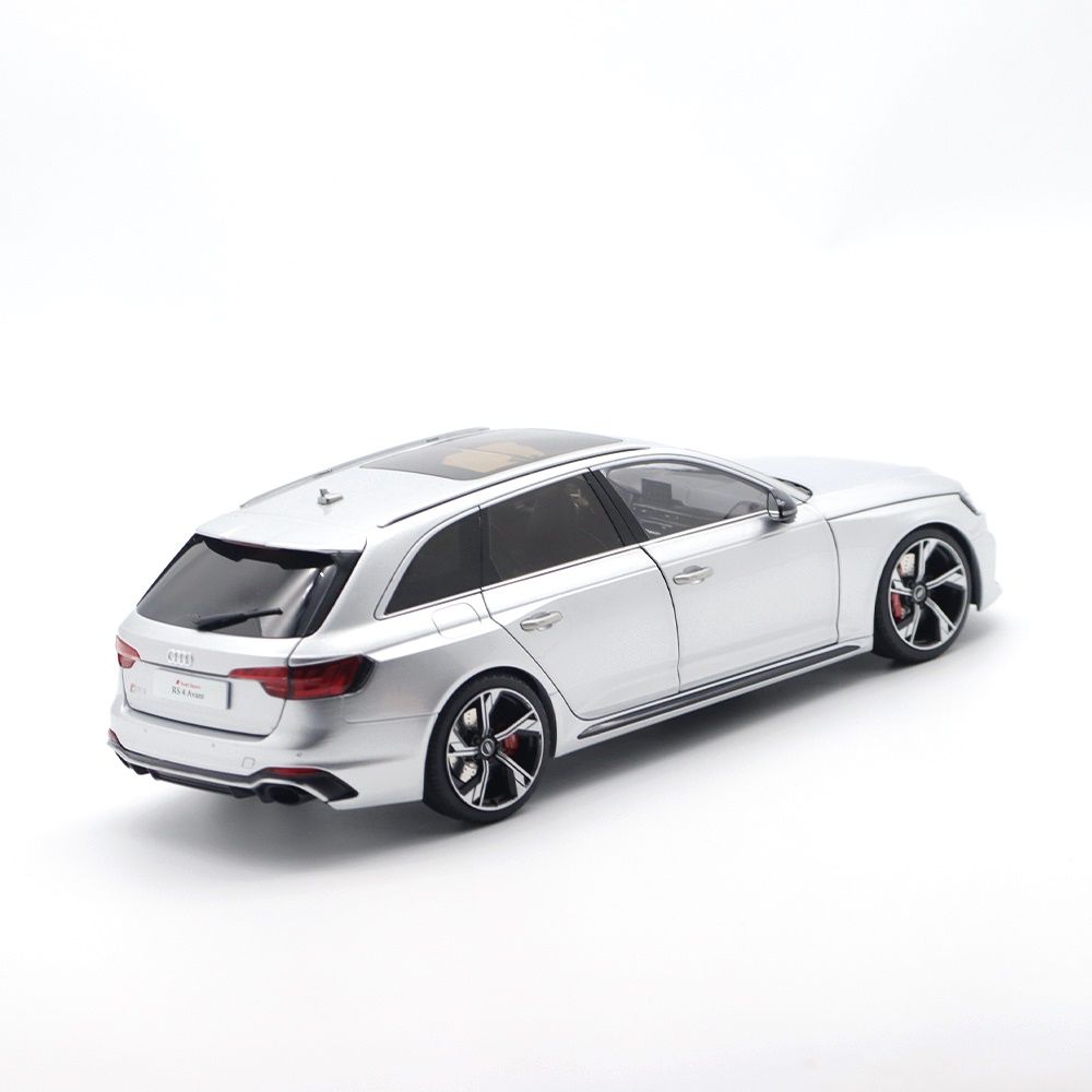 Audi A4 RS4 Avant SW Station Wagon 2020 silver 1:18 KengFai