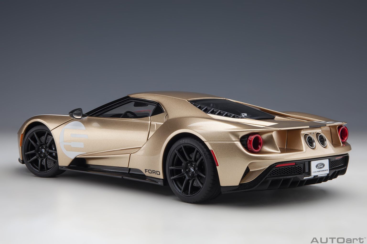 Ford GT 2022 64 Heritage Edition HOLMAN MOODY gold/red/white 1:18 AUTOart