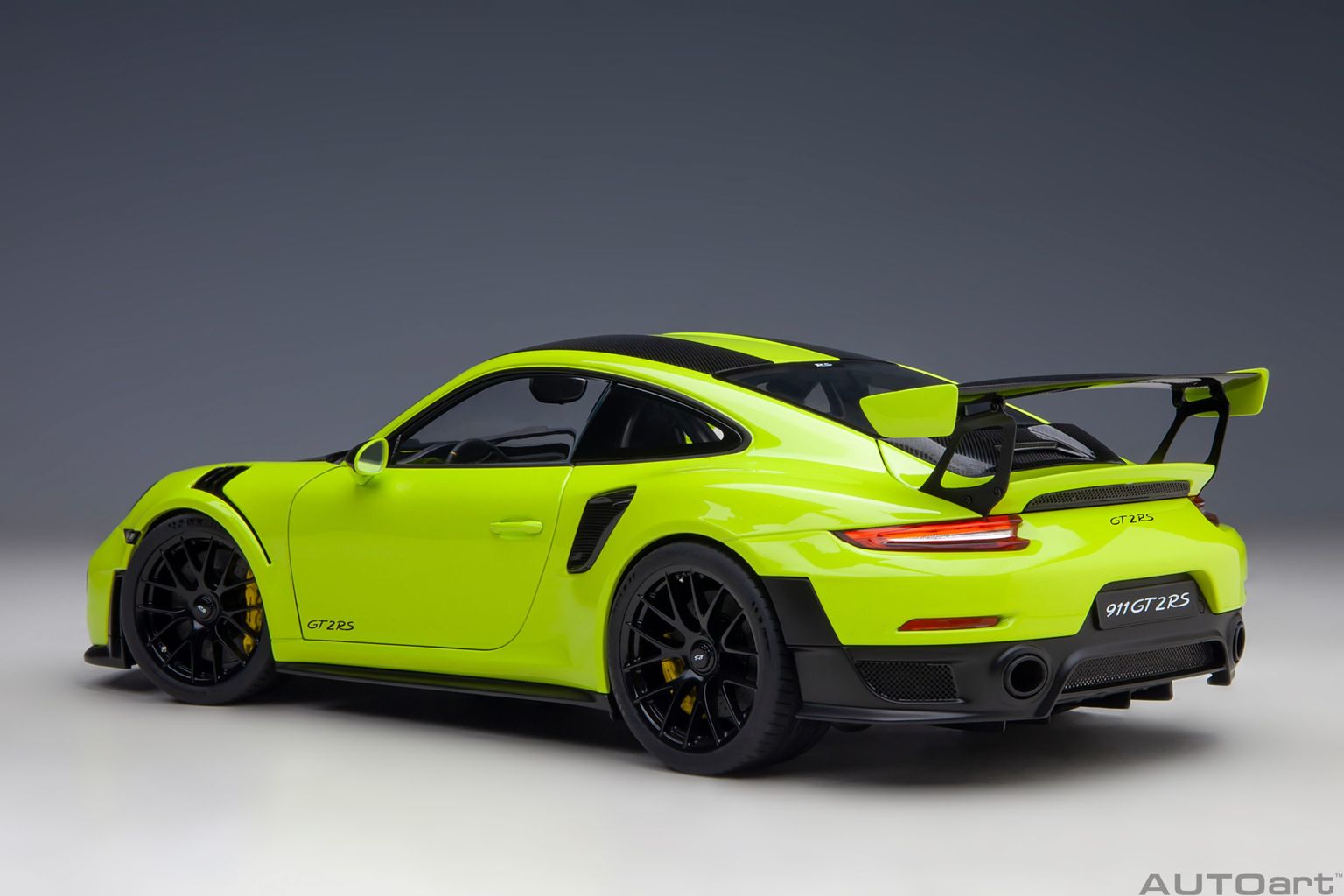 Porsche 911 991.2 GT2RS 2017 Wiessach Package acid green 1:18 AUTOart