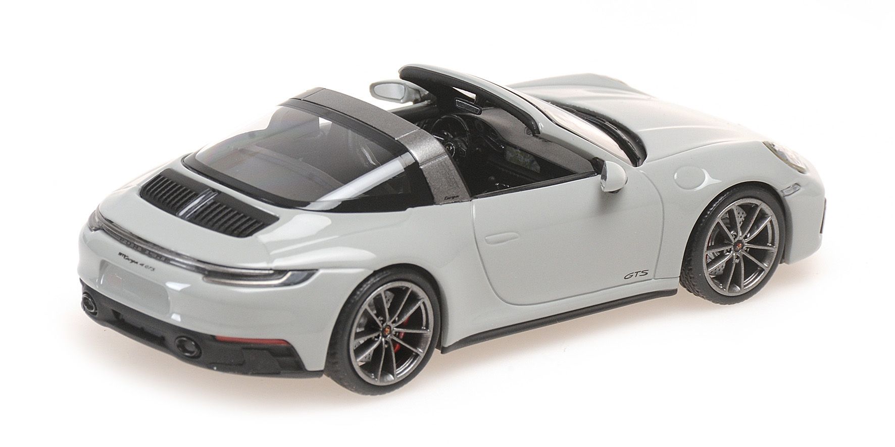Porsche 911 992 Targa 4 GTS 2022 chalk 1:43 Minichamps