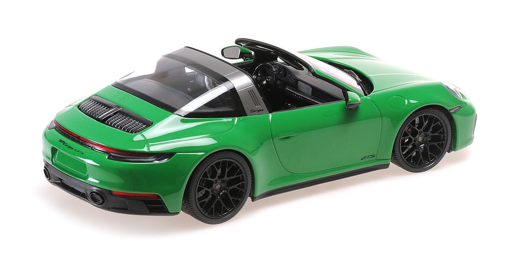 Porsche 911 992 Targa 4 GTS 2021 green 1:18 Minichamps 