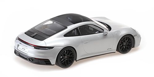Porsche 911 Carrera 4 GTS 2020 silver 1:18 Minichamps 