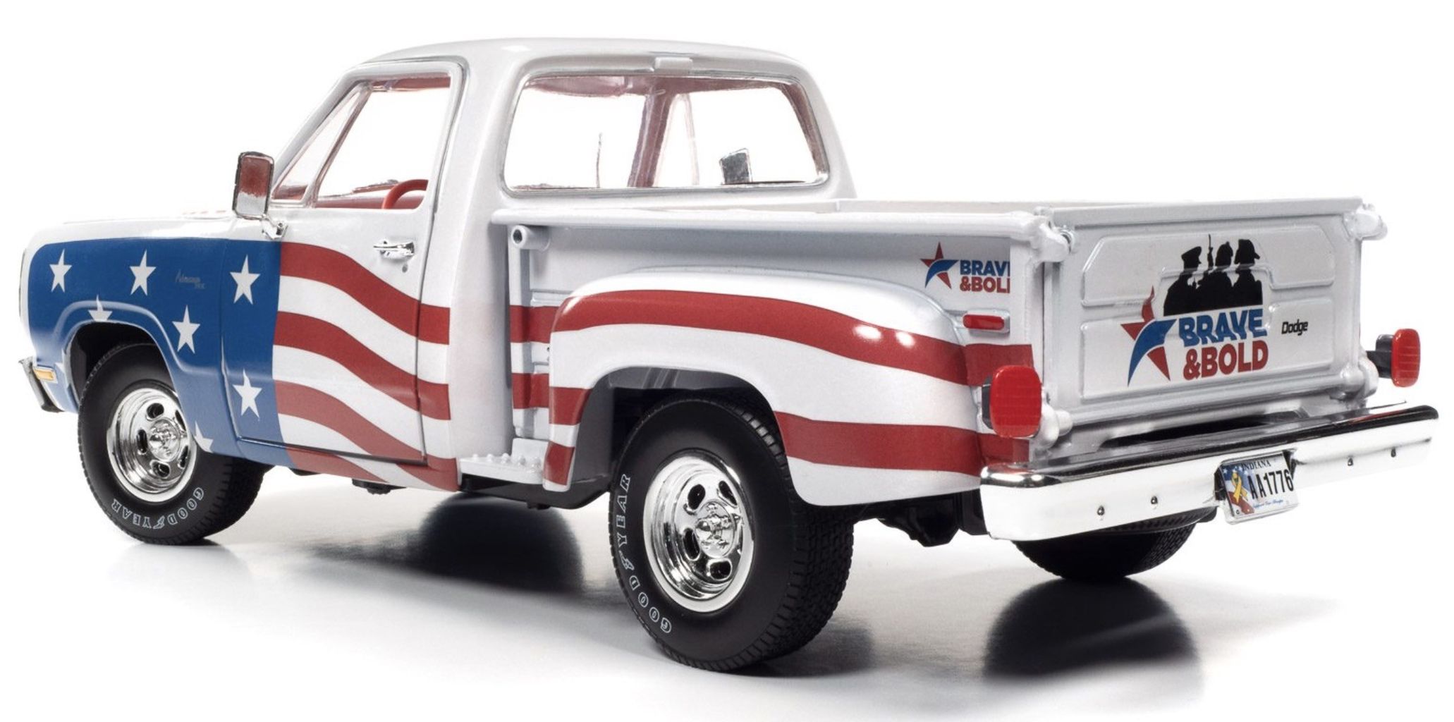 Dodge Pickup Step Side Patriotic 1980 red/white/blue 1:18 Auto World