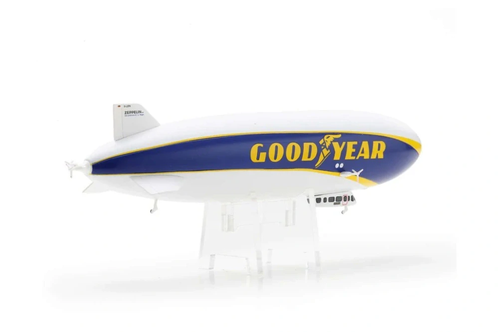 Goodyear Blimp 1:400 Spark