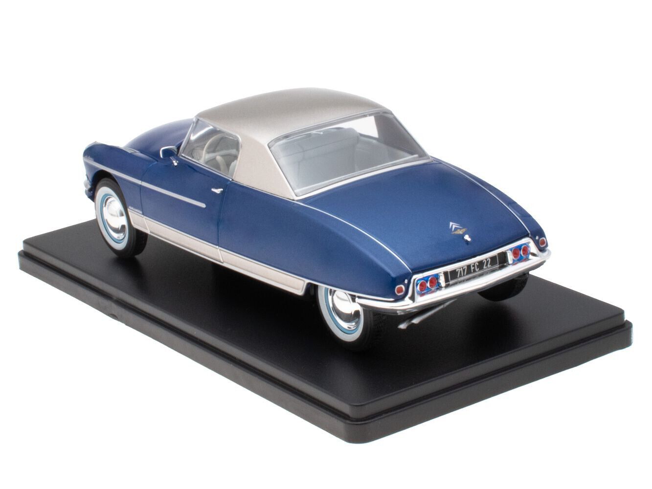 Citroen DS19 Le Dandy Coupe Chapron 1964 blue silver 1:24 Altaya