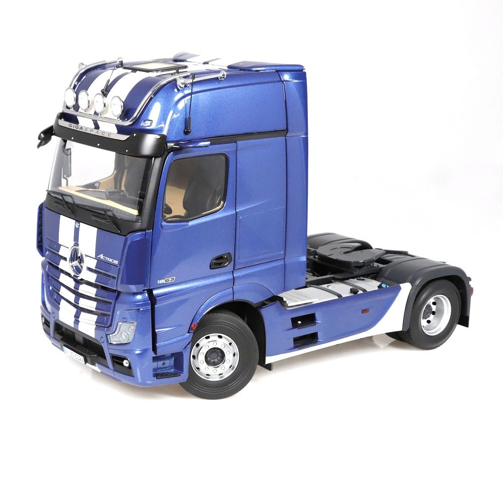 Mercedes-Benz Actros 4x2 GigaSpace blue with stripes + Lohr Autotransporter 1:18 NZG