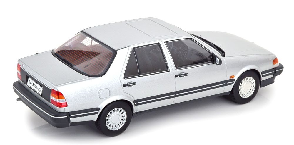 Saab 9000 CD Turbo 1990 silver metallic 1:18 Triple9 Collection