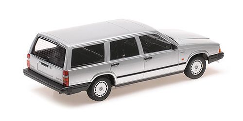 Volvo 740 GL Break 1986 silver 1:18 Minichamps