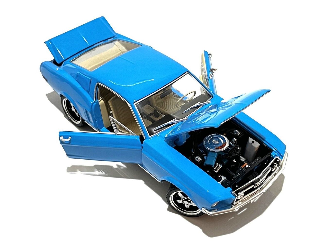 Ford Mustang Fastback *Ford Rainbow of Colors* West Coast USA Special Edition Mustang 1968 Sierra blue 1:18 Greenlight