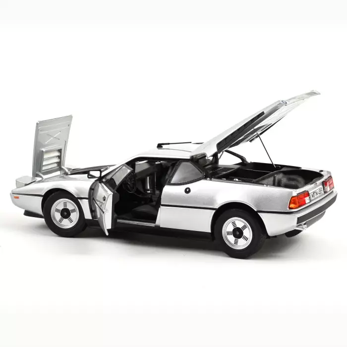 BMW M1 1980 silver metallic 1:18 Norev