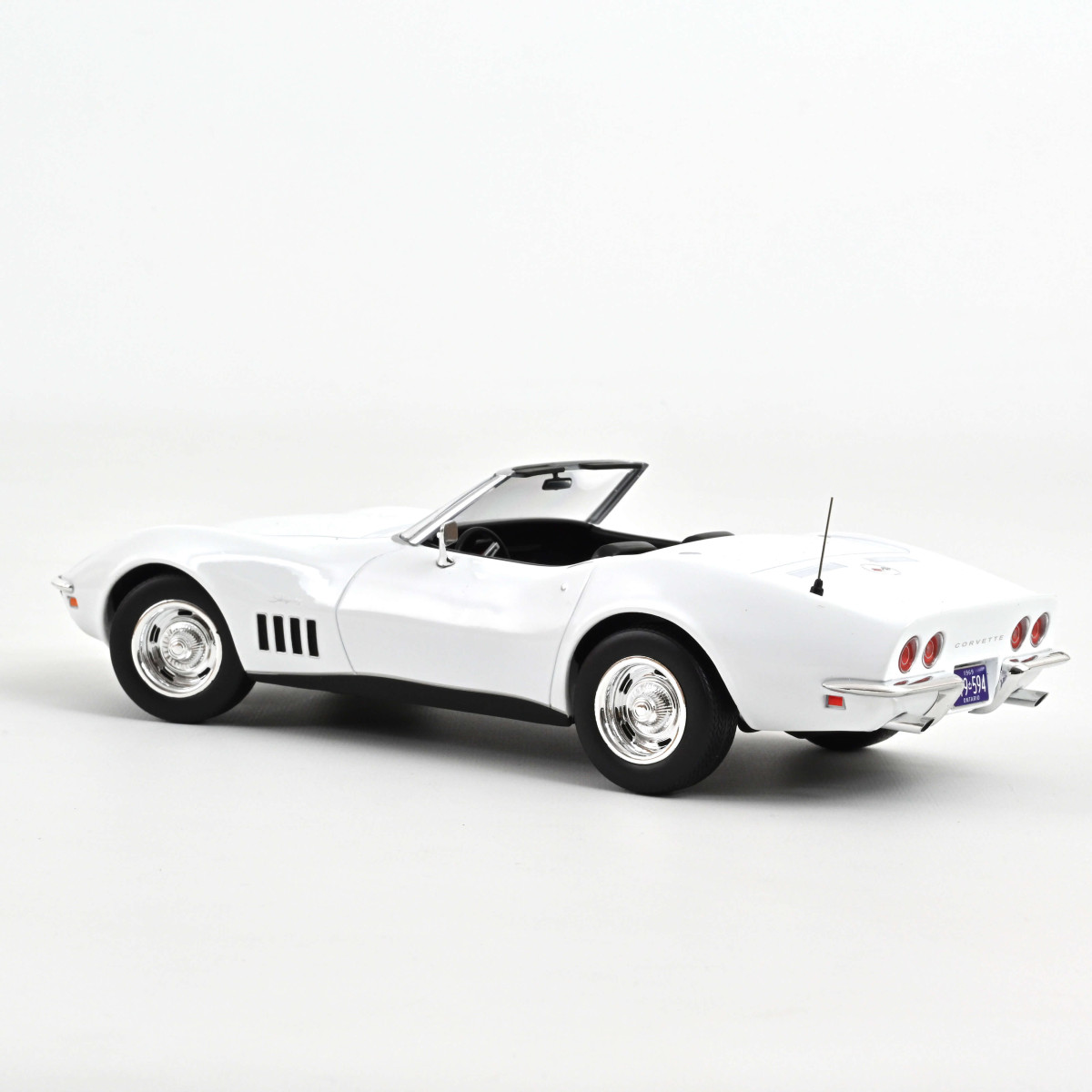 Chevrolet Corvette Convertible 1969 Can Am white 1:18 Norev
