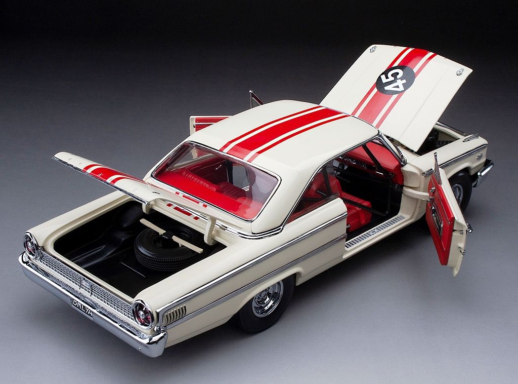 Ford Galaxie 500 XL Hardtop #45 1963 white 1:18 Sun Star