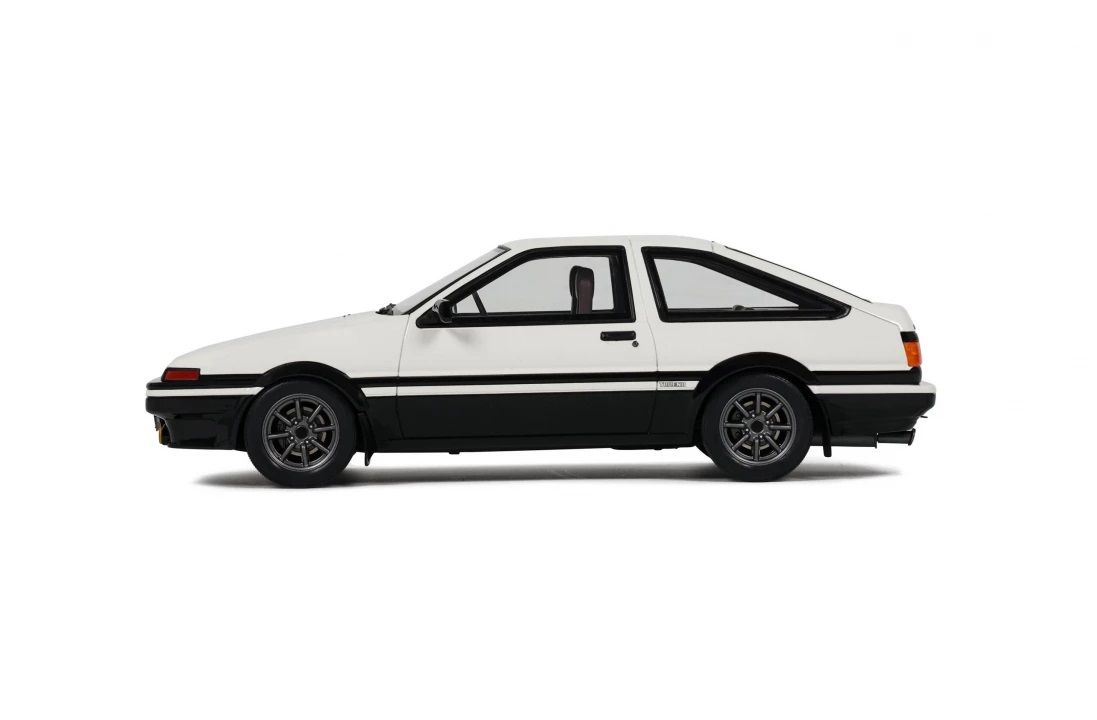 Toyota Sprinter Trueno AE86 1985 white 1:18 OttOmobile