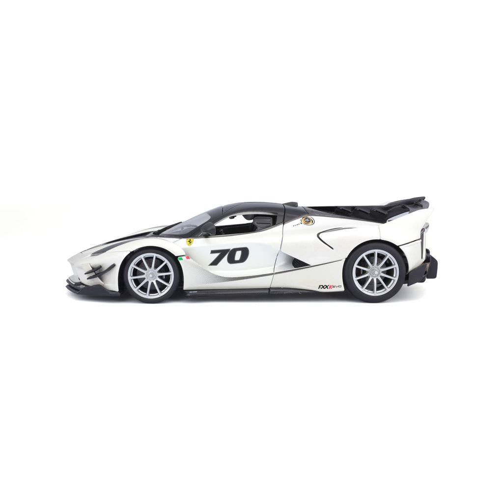 Ferrari FXX-K EVO #70 2018 white 1:18 Bburago